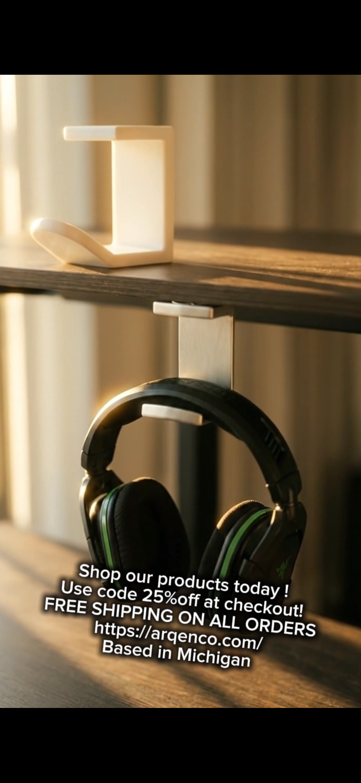Arqenco Under-Desk HeadPhone Mount
